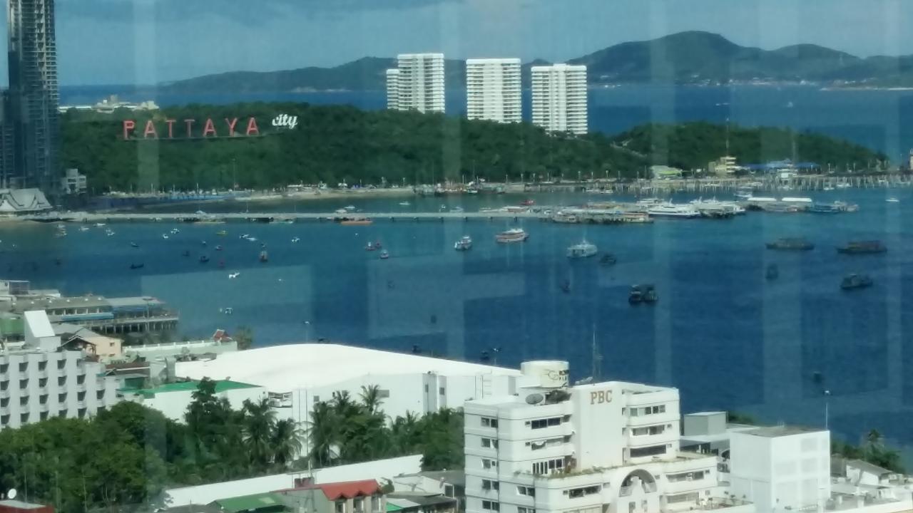 The Base Central Pattaya By Nkl Exterior foto